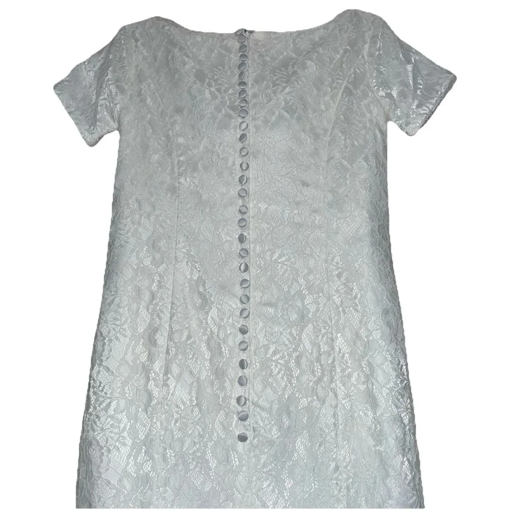 Elegant White Lace Dress - Picture 3 of 9